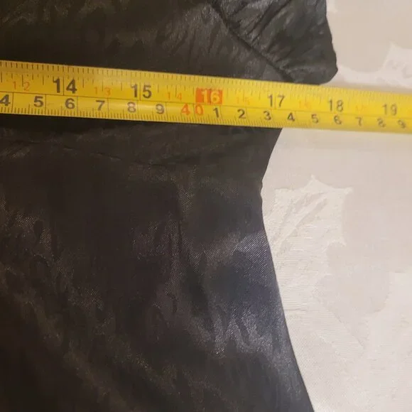 NWOT Lulus Skylar Rose Black Sleeveless Satin Leopard Peblum Blouse - Picture 6 of 7